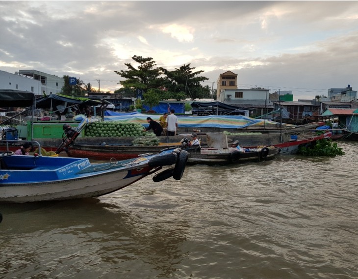 Le marché flottant de Cai Rang, la principale attraction de Cân Tho - ảnh 2