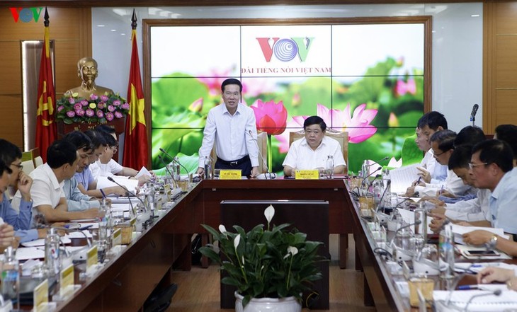 Vo Van Thuong travaille avec VOV sur la lutte anti-corruption - ảnh 1
