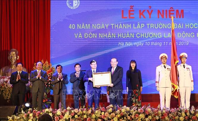 40 bougies pour l’Université de droit de Hanoi - ảnh 1