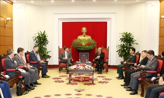 Le permanent au secrétariat du Parti communiste vietnamien reçoit le secrétaire américain à la Défense - ảnh 1