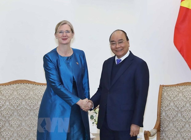 Nguyên Xuân Phuc reçoit les ambassadeurs suédois et français - ảnh 1