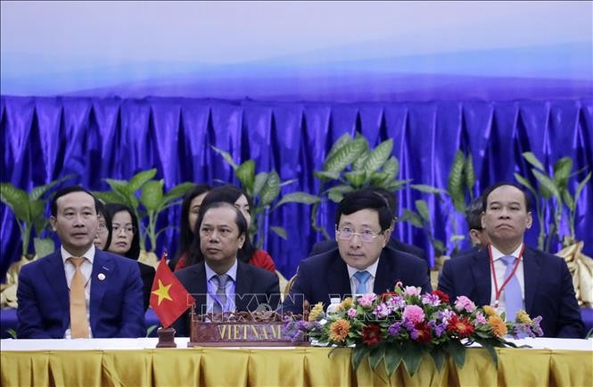 Covid-19 : les chefs de la diplomatie de l’ASEAN se réunissent au Laos - ảnh 1