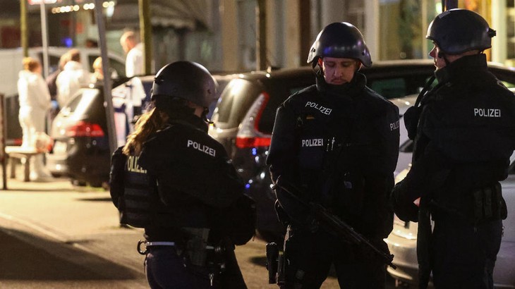 Allemagne: au moins huit morts dans deux fusillades à Hanau - ảnh 1