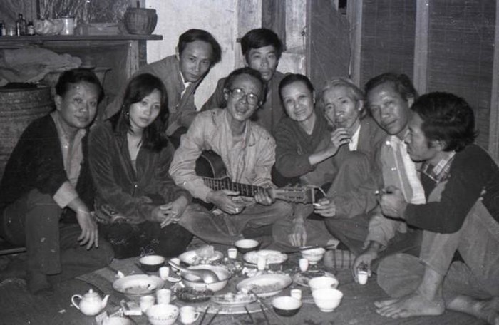«Les personnes de l’ancien temps» ou une chronologie des artistes vietnamiens du 20e siècle - ảnh 1