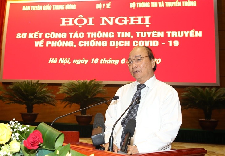 Nguyên Xuân Phuc salue le travail des médias dans la lutte anti-Covid-19 - ảnh 1