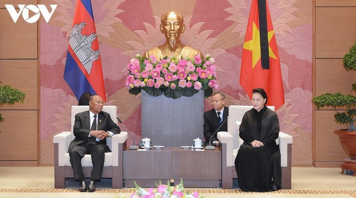 Nguyên Thi Kim Ngân reçoit le président de l’Assemblée nationale cambodgienne - ảnh 1