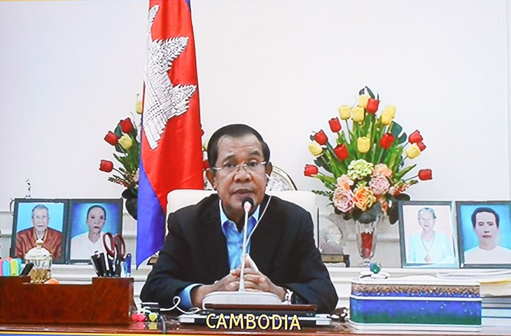Nguyên Xuân Phuc et Hun Sen s’entretiennent au téléphone - ảnh 2