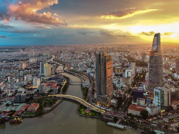 La perspective économique vietnamienne vue par les médias étrangers - ảnh 1