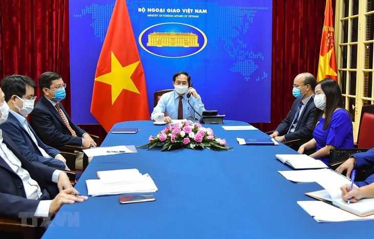Vietnam-Canada : Entretien téléphonique entre les ministres des Affaires étrangères - ảnh 1