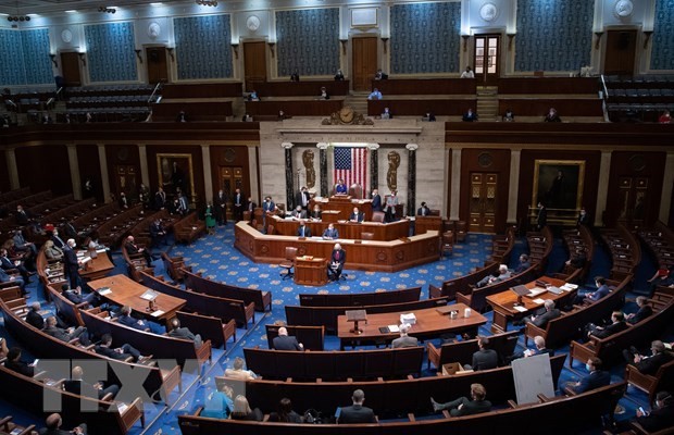 États-Unis: La Chambre des représentants adopte le texte sur le plafond de la dette - ảnh 1