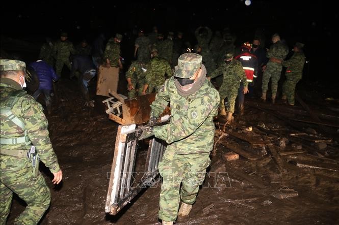 Equateur: au moins 24 morts et des disparus dans des inondations à Quito - ảnh 1