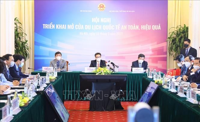 Conférence sur la réouverture totale du secteur touristique vietnamien - ảnh 1