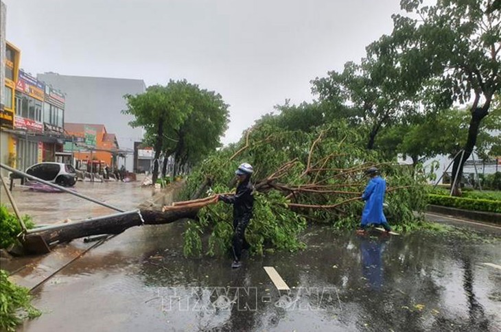 Typhon Noru: le Centre frappé par les pluies diluviennes - ảnh 1