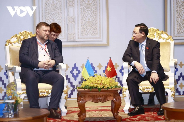 Vuong Dinh Huê rencontre des dirigeants russe, ukrainiens et népalais - ảnh 2