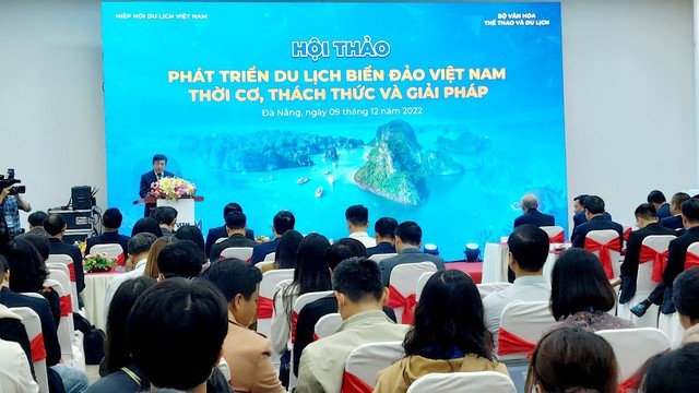 Colloque sur le tourisme maritime et insulaire au Vietnam - ảnh 1