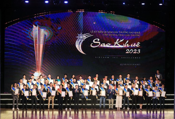 Sao Khuê 2023 récompense les 182 meilleurs logiciels et services de technologies de l’information du pays - ảnh 1