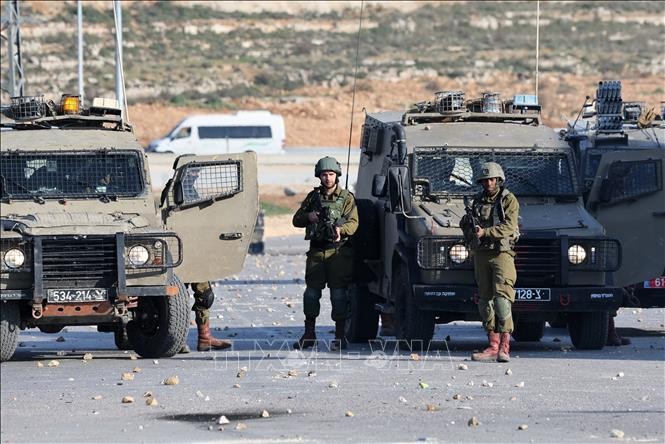 Violences en Cisjordanie, un Palestinien tué et cinq Israéliens blessés - ảnh 1