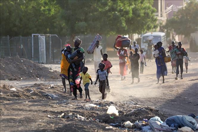 ONU: plus de 500.000 personnes ont fui les combats au Soudan vers les pays voisins - ảnh 1