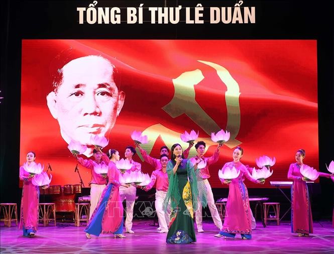 Programme artistique en hommage à l’ancien secrétaire général du PCV Lê Duân - ảnh 1