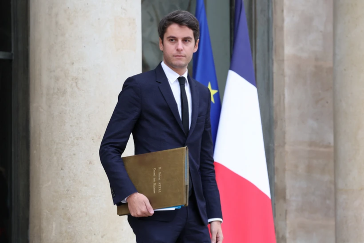 Gabriel Attal devient le plus jeune Premier ministre de la France - ảnh 1