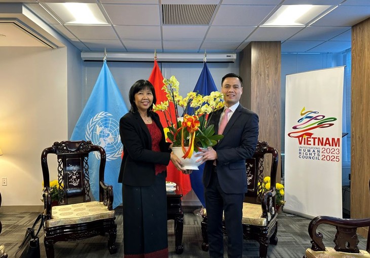 Les missions laotienne et cambodgienne auprès de l’ONU présentent leurs vœux à l’occasion du Nouvel an du Dragon - ảnh 2