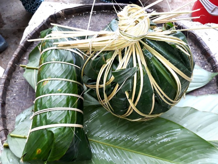 Les «banh chung père» et «banh chung mère» des Tày de Quang Ninh - ảnh 2