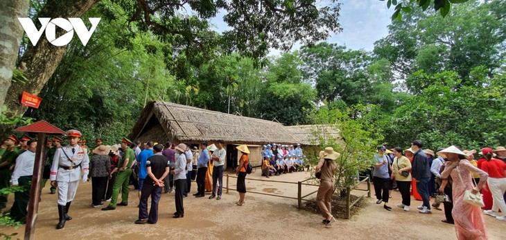 Au village natal du Président Hô Chi Minh - ảnh 3