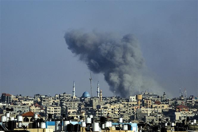 Conflit Hamas-Israël: Plusieurs pays s'opposent aux frappes aériennes israéliennes sur un camp de réfugiés à Rafah - ảnh 1