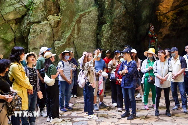 Le nombre de touristes étrangers à Danang dépasse celui enregistré avant la pandémie - ảnh 1