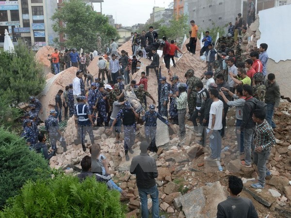 Вьетнам направил соболезнования в связи с произошедшим в Непале землетрясением - ảnh 1
