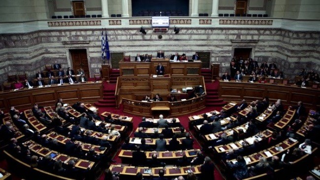 Парламент Греции одобрил программу «затягивания поясов» - ảnh 1