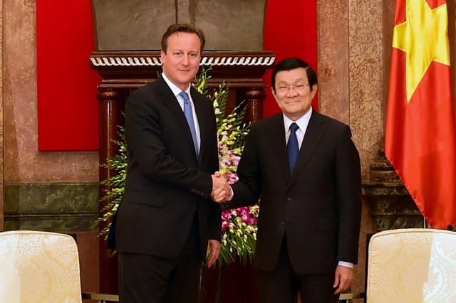 Руководители Вьетнама приняли премьер-министра Великобритании Дэвида Кэмерона - ảnh 2