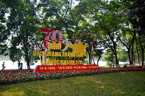 Вьетнамские эмигранты вернулись на Родину для празднования Дня независимости - ảnh 1
