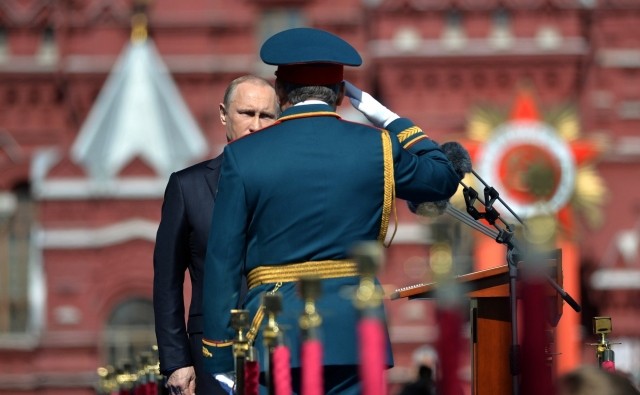 Путин поздравил глав государств СНГ с 72-й годовщиной Победы - ảnh 1