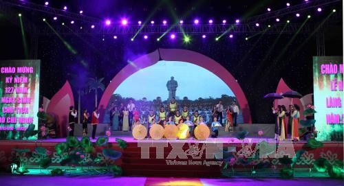 Во Вьетнаме отмечается 127-я годовщина со дня рождения Хо Ши Мина - ảnh 1