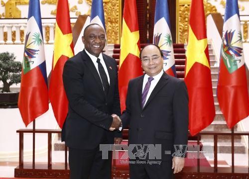 Премьер Вьетнама принял председателя Сената Республики Гаити - ảnh 1