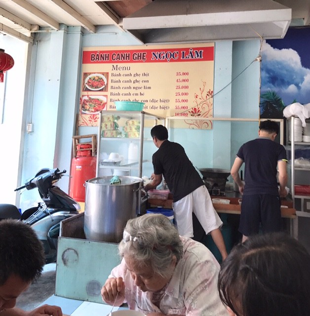 «Бань-кань-ге» - знаковое блюдо вьетнамского морского города Вунгтау - ảnh 1