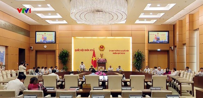 В Ханое завершилось 12-е заседание Постоянного комитета Нацсобрания Вьетнама - ảnh 1