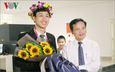 О Нгуен Тхэ Куине, дважды завоевавшем золото на Международной олимпиаде по физике - ảnh 1