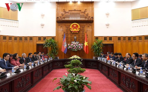Вьетнам и Камбоджа активизируют сотрудничество во всех сферах - ảnh 1