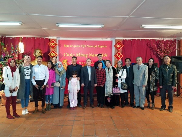 Представители вьетнамской диаспоры в Алжире встретили Традиционный новый год «Тэт» - ảnh 1