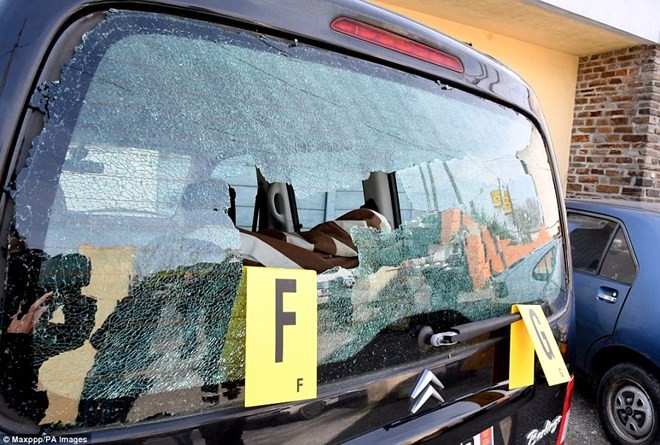 Франция: Полиция уничтожила экстремиста, захватившего магазин  - ảnh 1