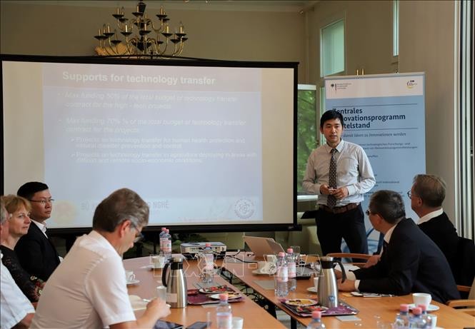 В ФРГ прошел семинар «Программа инноваций» для вьетнамского и немецкого малого и среднего бизнеса - ảnh 1