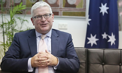 Посол Австралии во Вьетнаме награжден орденом Дружбы - ảnh 1