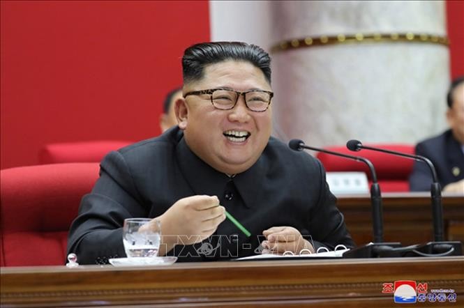 Ким Чен Ын посетил Кымсусанский дворец Солнца в связи с Новым годом - ảnh 1