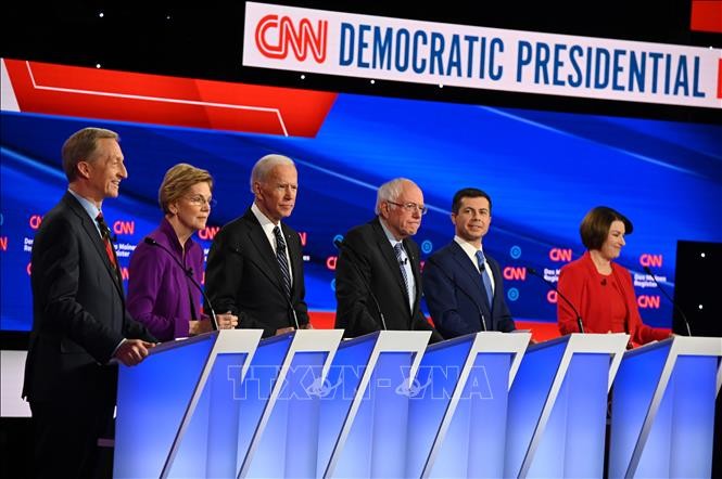 Выборы 2020 года в США:  демократы приняли участие в прямых теледебатах - ảnh 1
