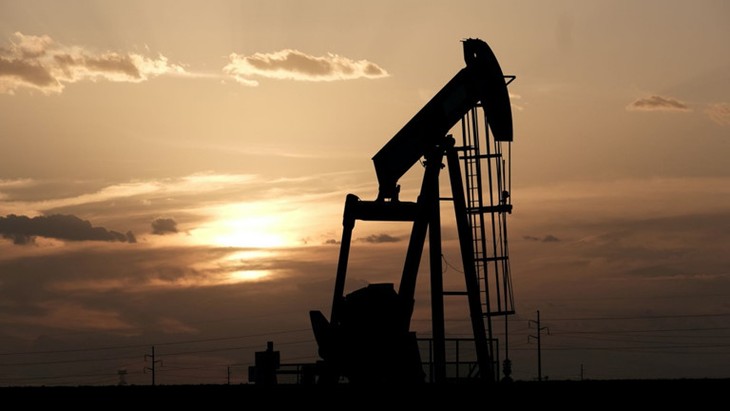 Цена на нефть Brent падает на 30% - ảnh 1