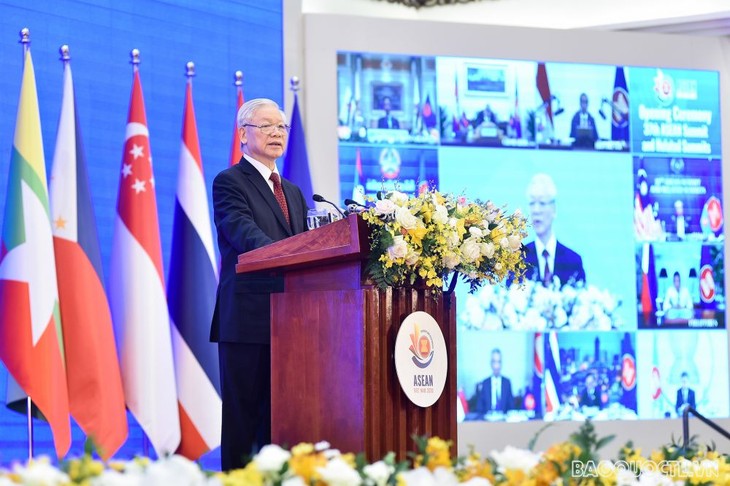 В Ханое официально открылся 37-й саммит АСЕАН - ảnh 1