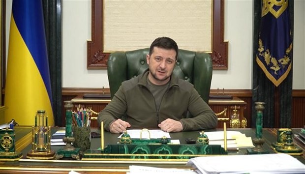 Зеленский заявил, что Украина не войдет в НАТО - ảnh 1