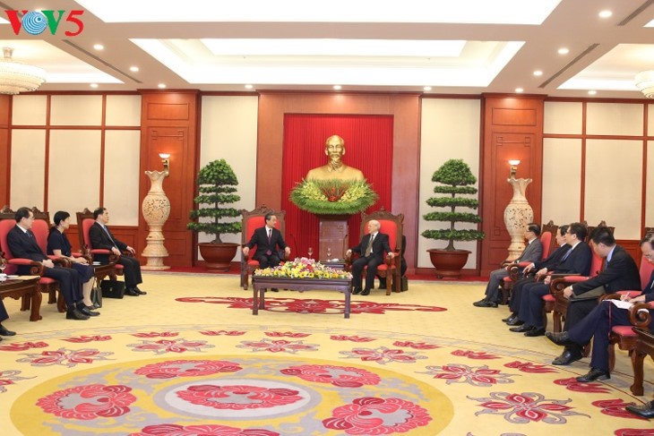 베트남, 중국과의 형제관계, 환한 협력 확대 중요시 - ảnh 1